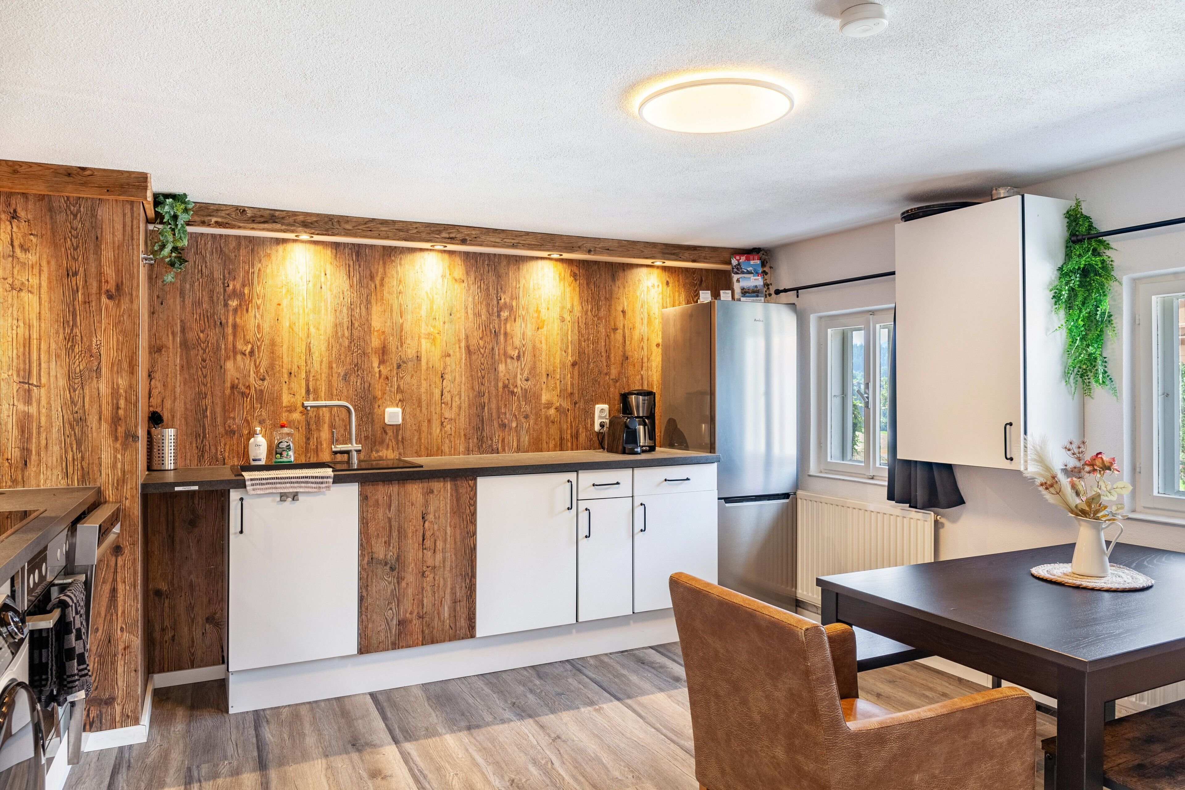 Réfrigérateur, four, plaque de cuisson, lave-vaisselle