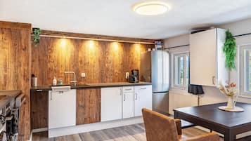 Réfrigérateur, four, plaque de cuisson, lave-vaisselle