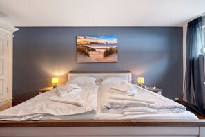 2 bedrooms, iron/ironing board, free WiFi, bed sheets - Apartment 'Wellness Strandperle' with Private Garden, Balcony and Wi-Fi (Cuxhaven)