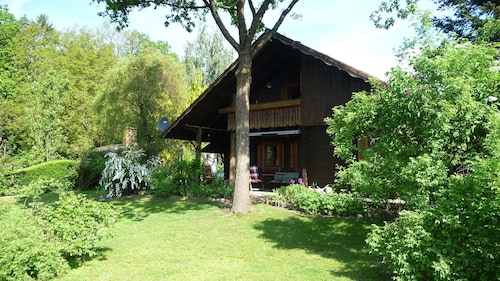 Ferienhaus 'Zur Einberger Schweiz' mit privater Terrasse, privatem Garten und WLAN