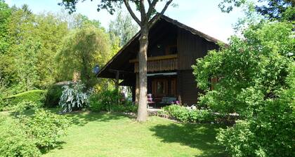 Ferienhaus 'Zur Einberger Schweiz' mit privater Terrasse, privatem Garten und WLAN