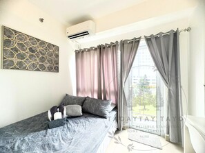 1 bedroom, WiFi, bed sheets - Staycation Home in a Central Location in Tagaytay with Own Parking (Tagaytay)