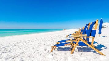 Sulla spiaggia, motonautica, pesca