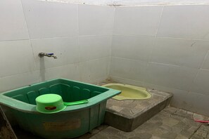 Standard-Doppelzimmer | Badezimmer | Dusche, Seife