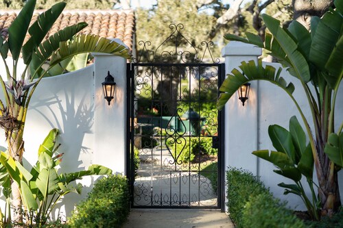 Historic Spanish-style Villa, Perfect for Family & Golf Retreats!
