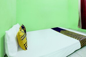Standard Double Room | Free WiFi, bed sheets - OYO Life 93255 Kosan Teratai Jaya (Janapria)