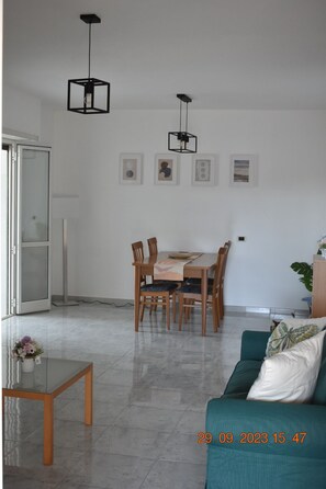 Interior - La casa di Mimmo (Rome)