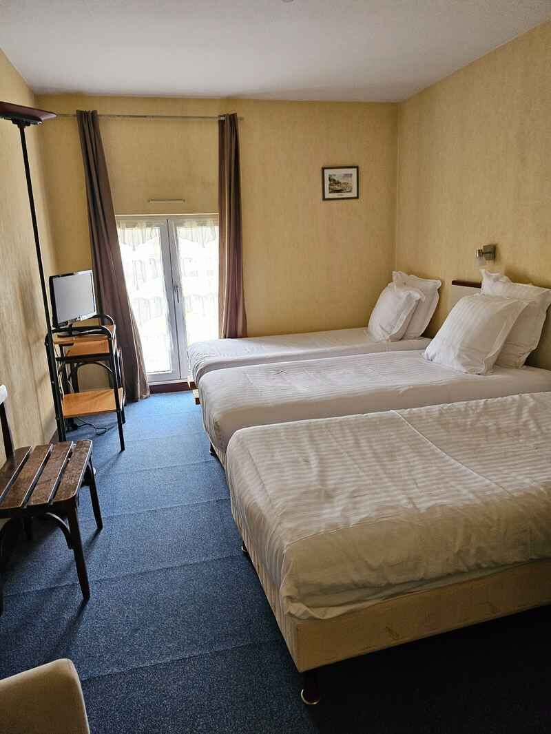 Habitación triple económica, 1 habitación | Wifi gratis 