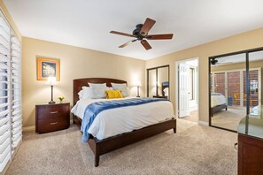 3 quartos, escrivaninha, ferros/tábuas de passar roupa