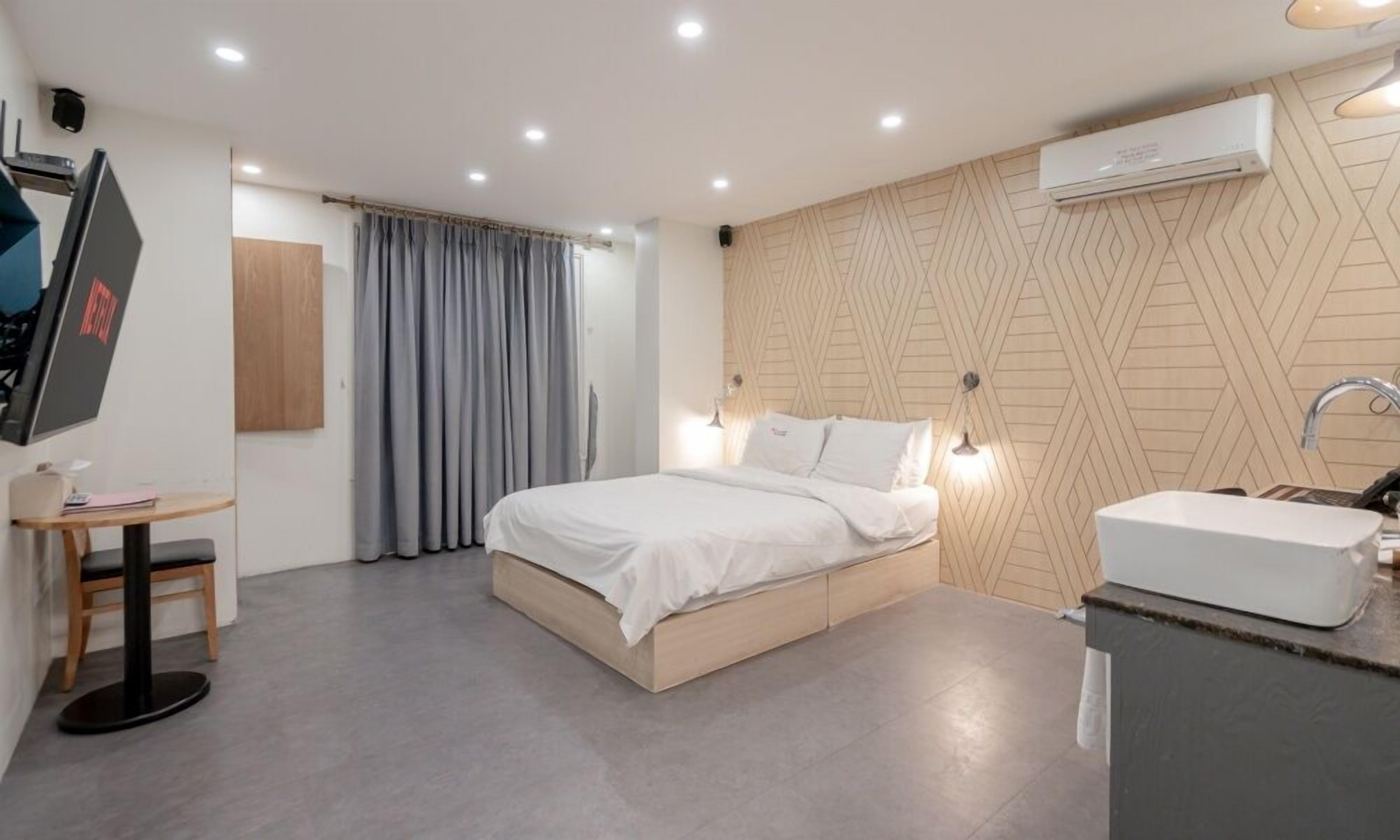 Doppia Standard | Con stile personalizzato, con arredamento individuale, Wi-Fi gratuito
