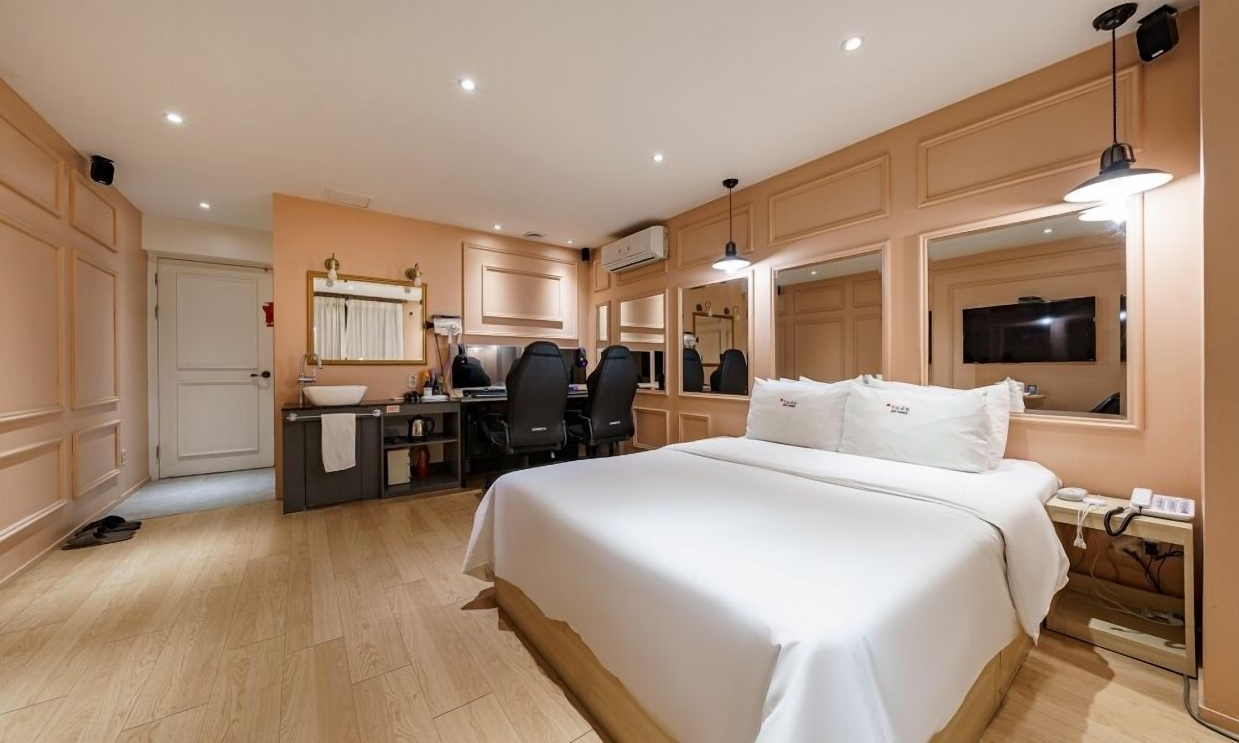 Individually decorated, individually furnished, free WiFi, bed sheets