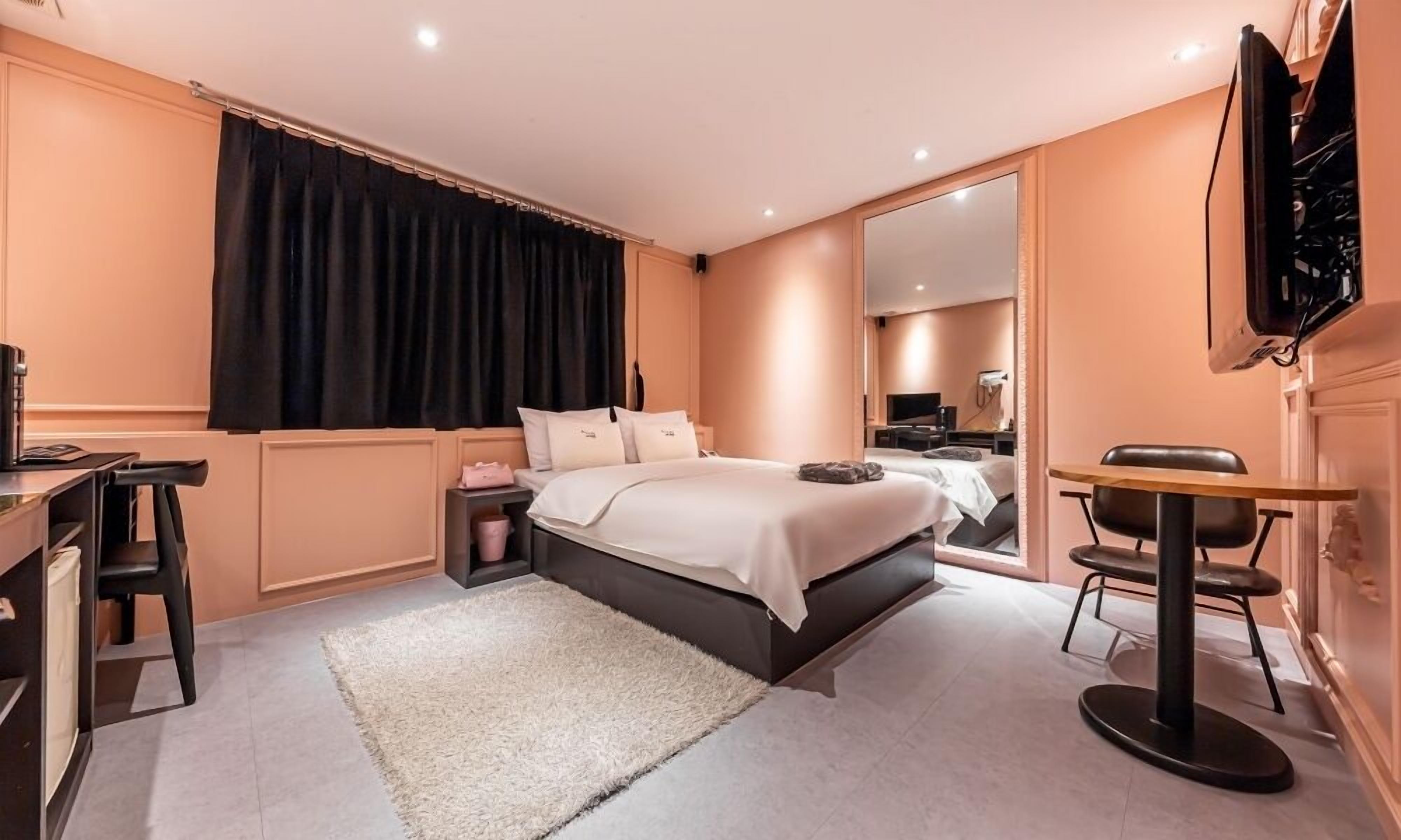 Habitación estándar doble | Decoración individual, mobiliario individual, wifi gratis y ropa de cama