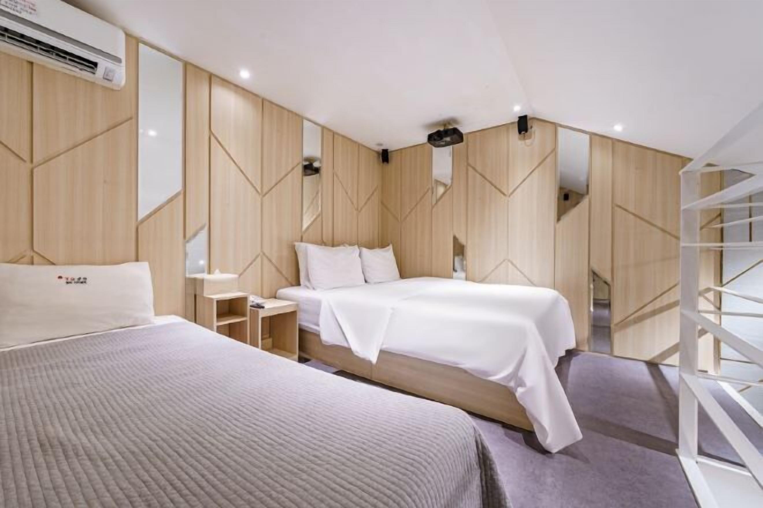 Individually decorated, individually furnished, free WiFi, bed sheets