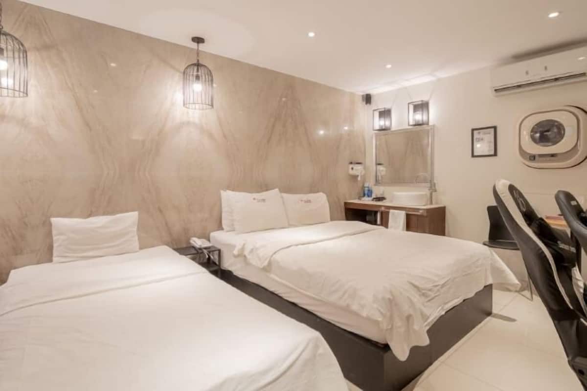 WiFi (free), individually decorated, individually furnished, bed sheets