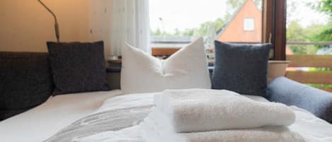 1 bedroom, WiFi, bed sheets