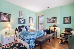 3 Schlafzimmer, Schreibtisch, Bügeleisen/Bügelbrett, WLAN