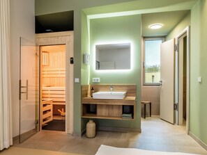 Superior Apartment | Bathroom | Shower, rainfall showerhead, hair dryer, heated floors - 360° Apartmenthotel - by teamgeist (Heidesee)
