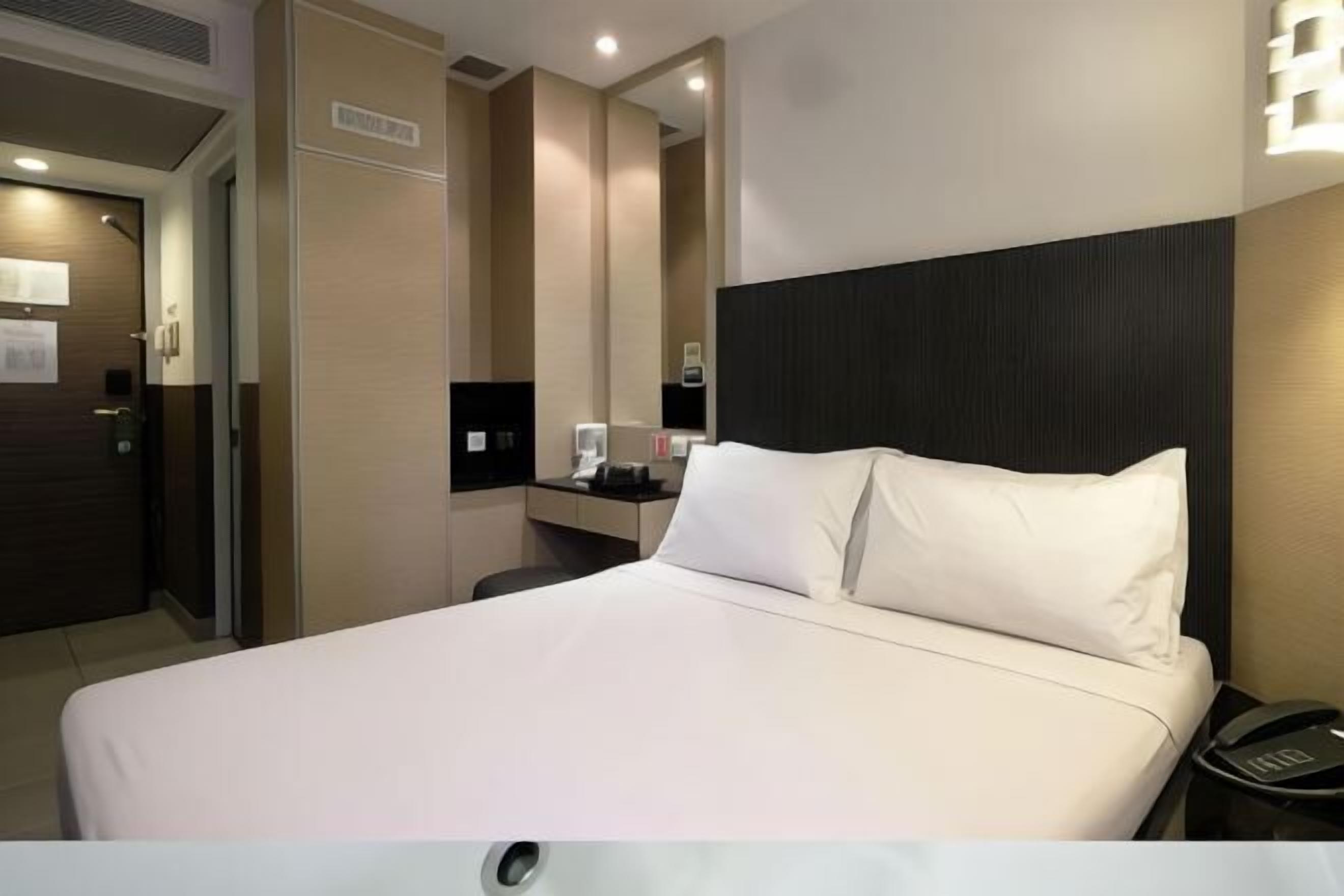 Desk, free WiFi, bed sheets