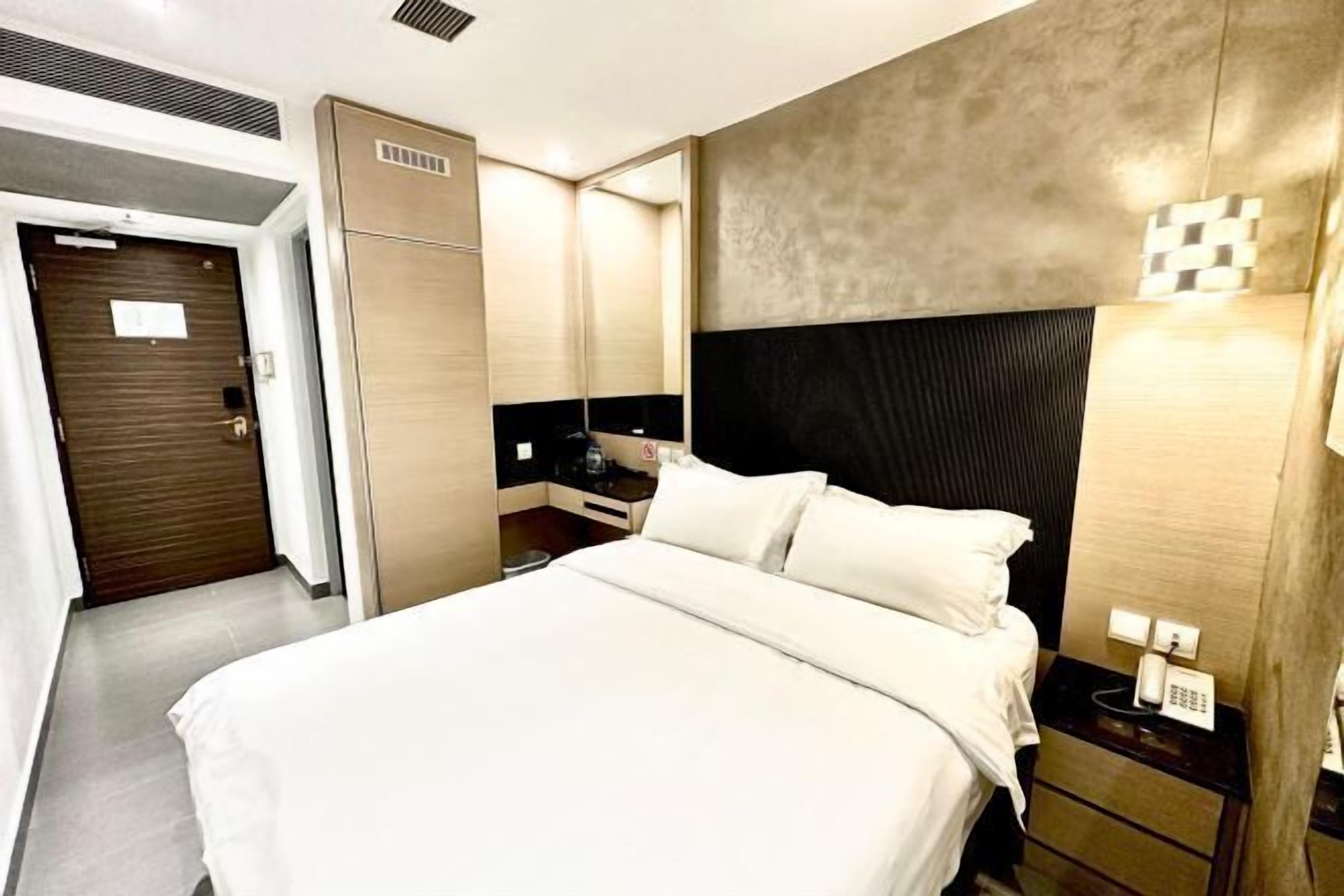 Desk, free WiFi, bed sheets