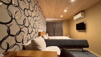 Escritorio y espacio para trabajar con laptop