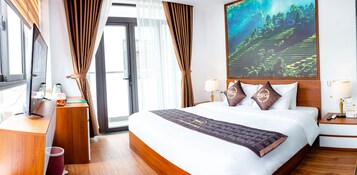 Superior Single Room | Individually decorated, individually furnished, desk, laptop workspace