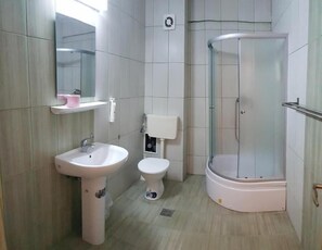 Shower, free toiletries, towels, soap