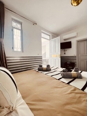 Family Triple Room | Premium bedding, Select Comfort beds, free WiFi, bed sheets - Riad Allal (Marrakech)