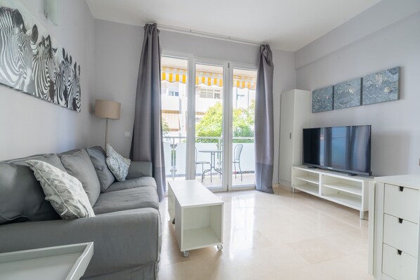 Living area - Apartamento de un Dormitorio con Terraza (Fuengirola)
