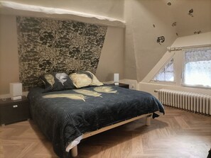 6 bedrooms, iron/ironing board, travel cot, WiFi - La Chaumière aux Lamas (Goupil-Othon)