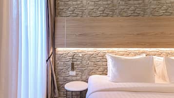 Jacuzzi Suite (Double Room) | Minibar, in-room safe, desk, free WiFi