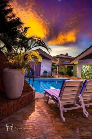 Pool - Hotel Plein Soleil  (Praslin Island)