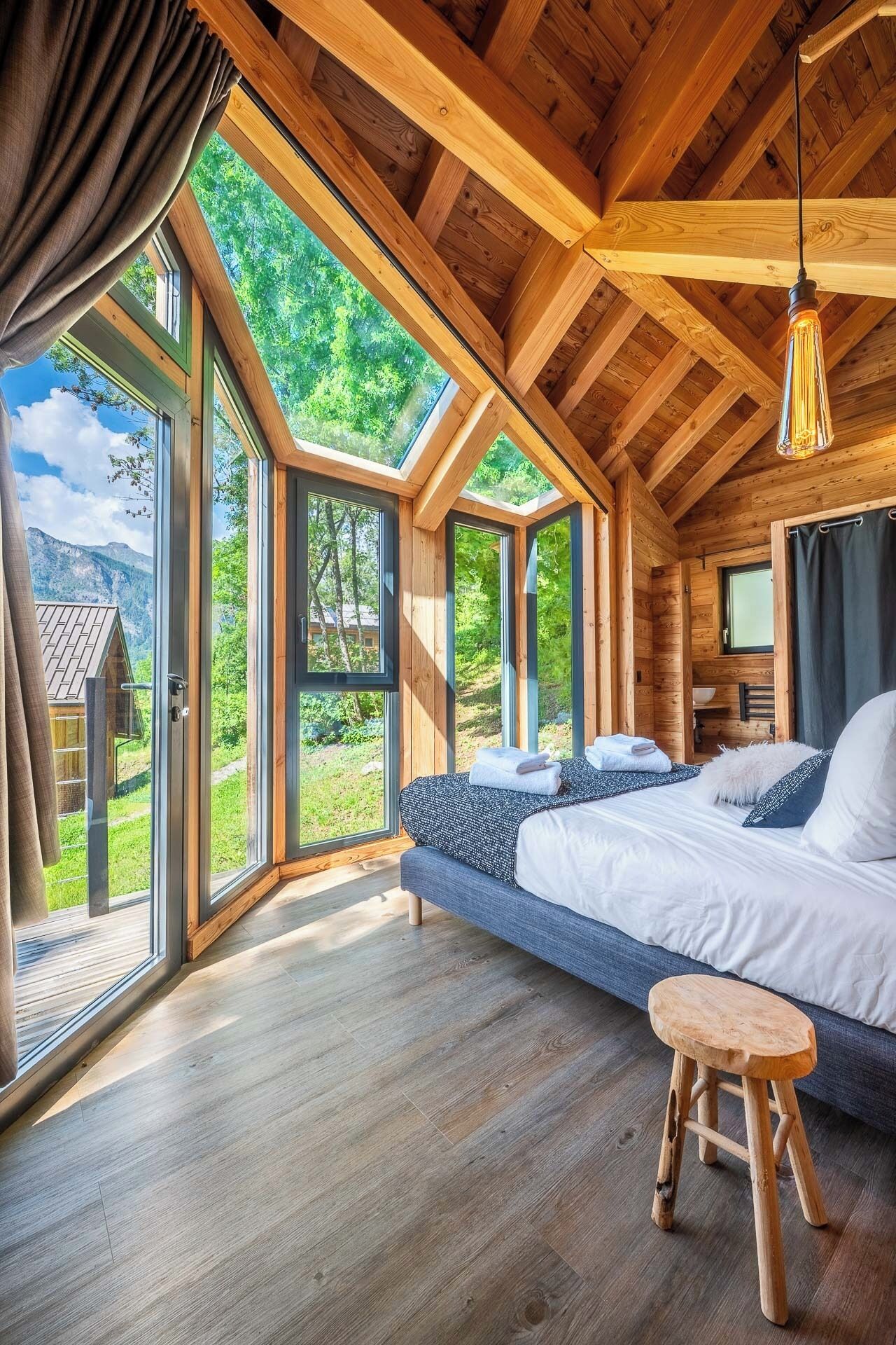 2 chambres, accès au Wi-Fi (inclus), literie fournie