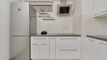 Apartment, 1 Bedroom, Balcony | Private kitchen | Electric kettle, toaster