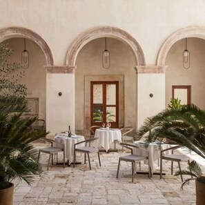 Alfresco dining - Palazzo Tafuri Boutique Hotel (Nardò)