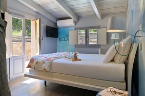 Superior Double Room | Premium bedding, Tempur-Pedic beds, in-room safe, individually decorated - DOMAINE HÔTEL A FLATTA (Calenzana)