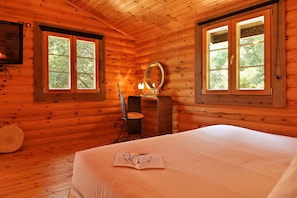 Family Cabin | Premium bedding, Tempur-Pedic beds, in-room safe, individually decorated - DOMAINE HÔTEL A FLATTA (Calenzana)