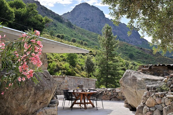 Front of property - DOMAINE HÔTEL A FLATTA (Calenzana)