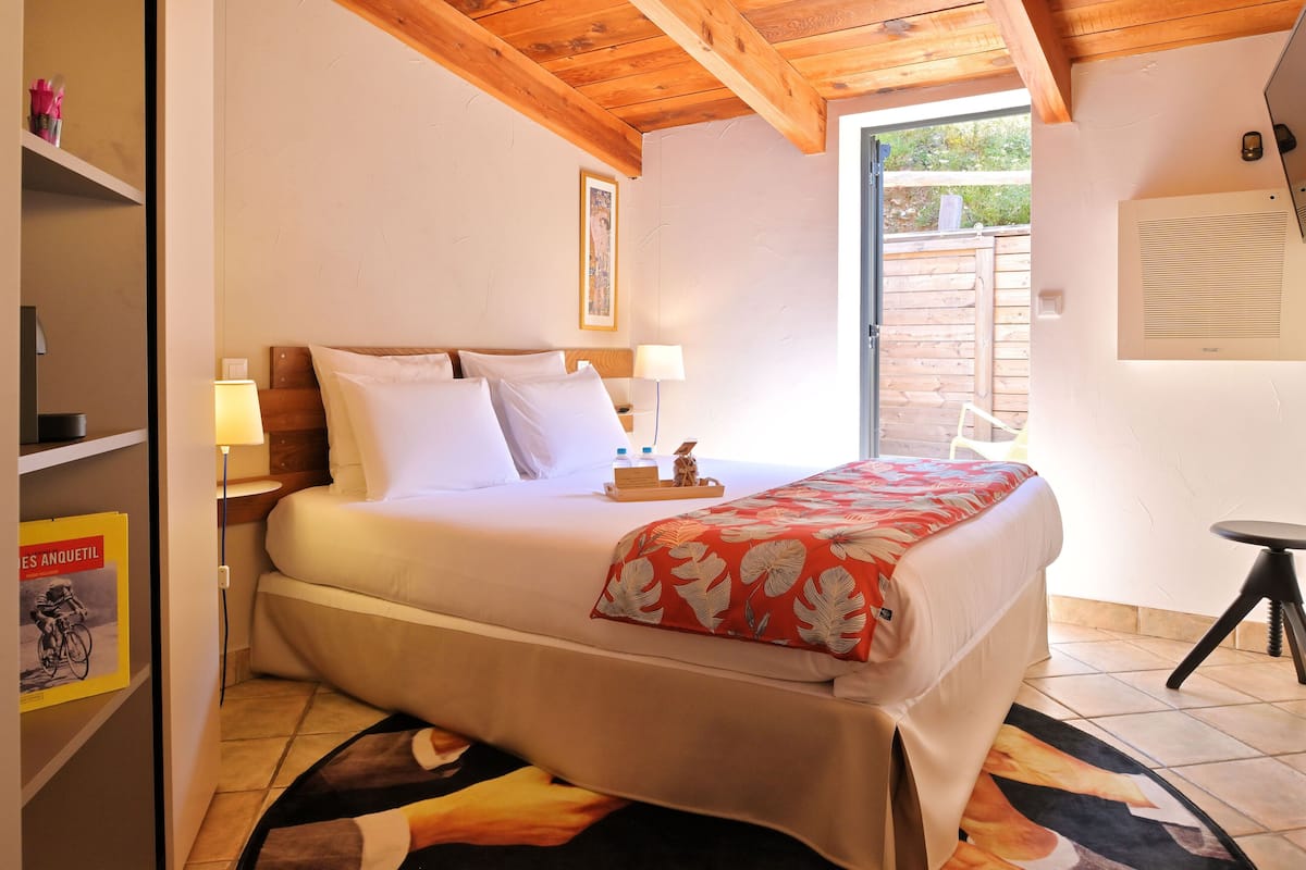Comfort Double Room | 2 bedrooms, premium bedding, Tempur-Pedic beds, in-room safe