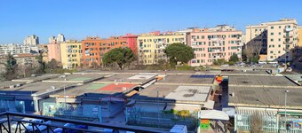 Third floor apartment near Vatican, Metro, parking, climate and free WiFi!