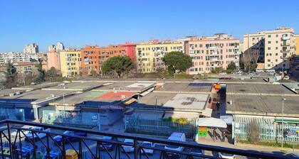 Third floor apartment near Vatican, Metro, parking, climate and free WiFi!