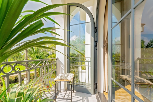 Quang cảnh ban công