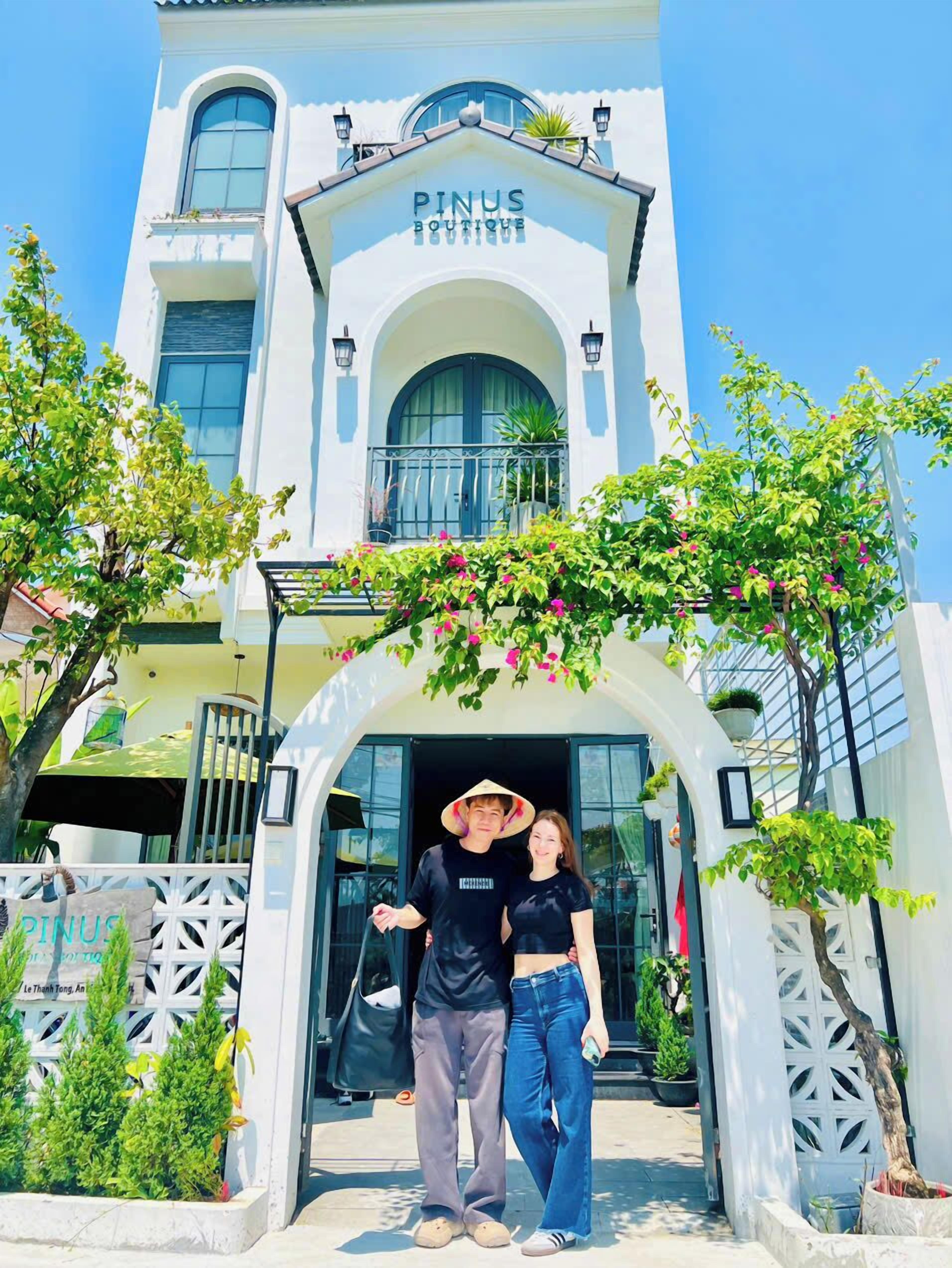 43-inch Smart TV with digital channels