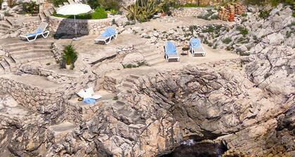 7 Bedroom Villa Sí with Private Sea Access