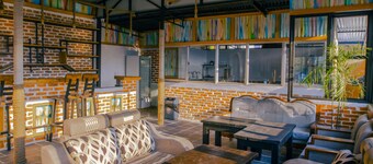 Roamers Inn - Hostel