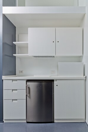 Standard Room | 1 bedroom, in-room safe, blackout drapes, soundproofing