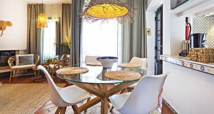 Villa with garden and sea views