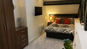 2 bedrooms, iron/ironing board, WiFi, bed sheets