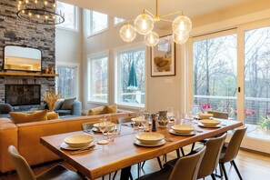 Dining - Beautiful Home in Stone Ridge (Stone Ridge)