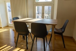 Dining - Gemütliche Stadtwohnung im Kernsanierten Gebäude (Villingen-Schwenningen)