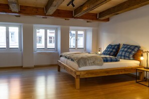 2 bedrooms, iron/ironing board, WiFi, bed sheets - Gemütliche Stadtwohnung im Kernsanierten Gebäude (Villingen-Schwenningen)